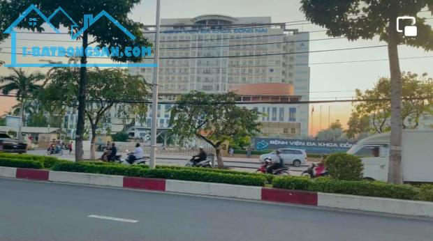 Bán nhà đẹp 2 lầu mặt tiền Gia Viên đối diện BV Đồng Nai P. Tân Hiệp. Giá 5 tỷ 5 TL