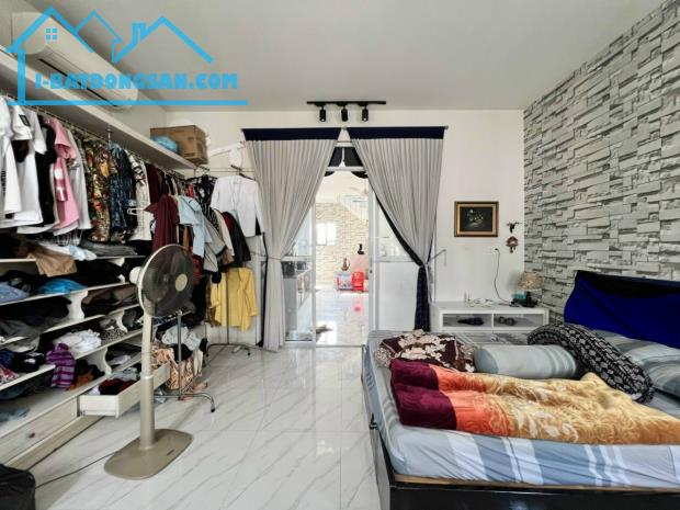 Bán nhà đẹp 2 lầu mặt tiền Gia Viên đối diện BV Đồng Nai P. Tân Hiệp. Giá 5 tỷ 5 TL - 5