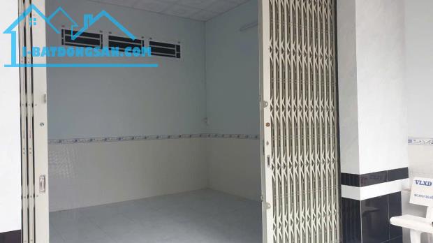 cho thuê nhà 2 phòng có sân rộng hẻm 9 phạm ngọc hưng lộ ô tô giá 5tr/tháng 100m2 - 2