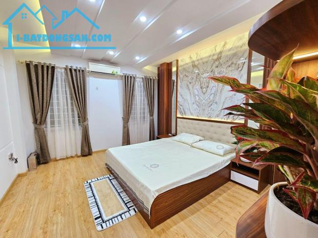 Mới đẹp ở ngay, Cách phố 30m, Nguyễn Lương Bằng-0946383428