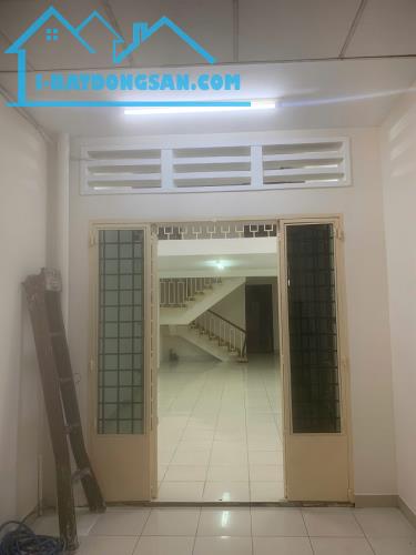 Giá SỐC cho thuê MT Lạc Long Quân Phường 8, Q.Tân Bình