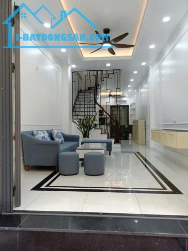 Trung tâm Ngọc Lâm, ngõ thông, ô tô tránh - 46m², 4 tầng - Chào 13.5 tỷ. - 1