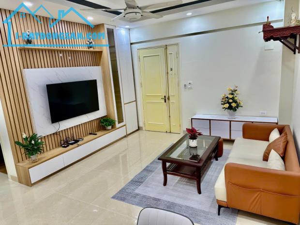 Bán gấp căn hộ Việt Hưng-Long Biên-76m 2n2wc tầng trung-full nội thất-giá 3.5 tỷ (bao phí) - 3