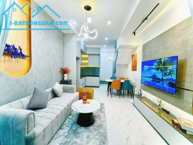 Bán Nhà Phố 3 Tầng, DTSD 168m², SHR – Dĩ An, Bình Dương