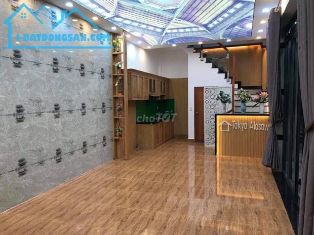 Nhà Nguyễn Oanh, P. 17, GV. DT: 8m x 14m nhà trệt 1 lầu, giá 10,5 tỷ TL.