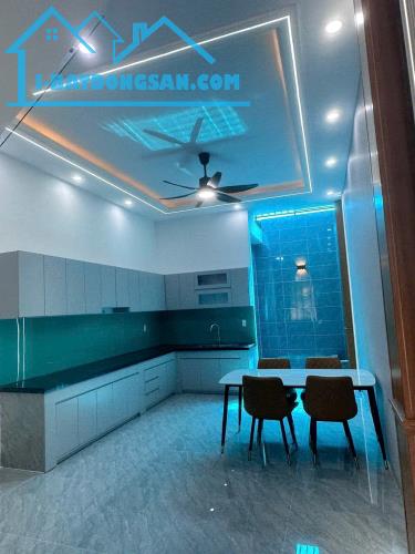 Gấp - Bán nhà ngã 4 Hòa Lân gần AEON MAIL 3 tầng 80m2 giá 3 tỷ 450 triệu - 2