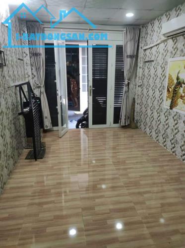 bán nhà hẻm lê văn lương quận 7 dưới 3 tỷ. dt: 3 x 8m, 1 lầu, 2pn - 4