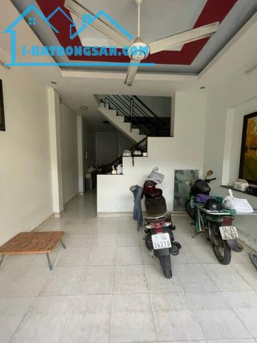 BÁN NHÀ 🏘️ TCH 33 -  ĐÔNG BẮC - Q12.  _ Diện tích : (4,05 *11) _  1 trệt, 2 lầu, 3PN, 3wc - 4