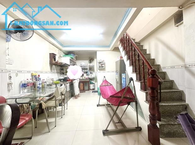 BÁN NHÀ MẶT TIỀN QUẬN 6 KHU ẨM THỰC - VỊ TRÍ ĐẮC ĐỊA NGAY CHỢ CÂY GÕ - 10TỶ - 4