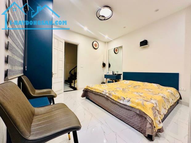 LÔ GÓC TRẦN KHÁT CHÂN - ÔTÔ VÀO NHÀ - 3 THOÁNG - NỘI THẤT NHẬP 41m2, 4tầng, 4mt giá 11.4tỷ - 2