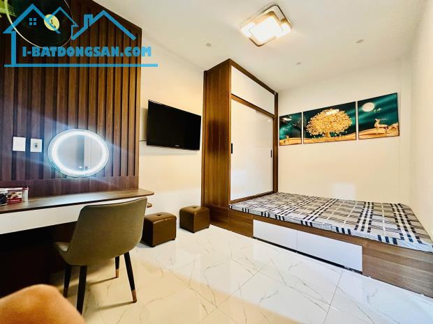 LÔ GÓC TRẦN KHÁT CHÂN - ÔTÔ VÀO NHÀ - 3 THOÁNG - NỘI THẤT NHẬP 41m2, 4tầng, 4mt giá 11.4tỷ - 3