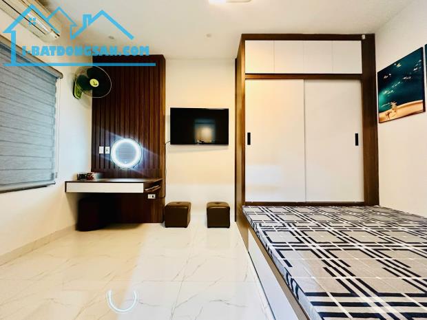 LÔ GÓC TRẦN KHÁT CHÂN - ÔTÔ VÀO NHÀ - 3 THOÁNG - NỘI THẤT NHẬP 41m2, 4tầng, 4mt giá 11.4tỷ - 4