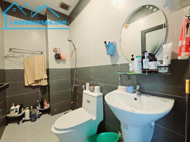 Nhà 1 trệt 3 lầu, hẻm xe hơi, Phường Tăng Nhơn Phú A, giá hơn 5 tỷ/52m2