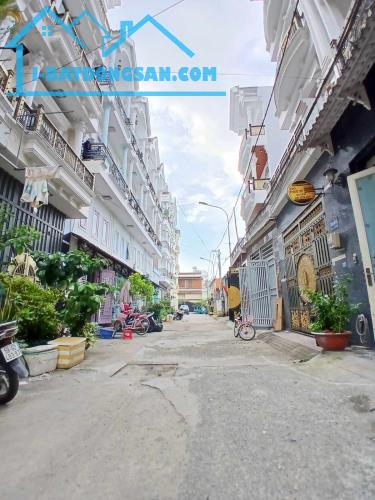 BÁN NHÀ🏘️ HIỆP THÀNH - KHU PHÂN LÔ NHÀ GIÀU - Q12 - Gần Chợ Hiệp Thành ♦️Hẻm xe tải đỗ cử - 4