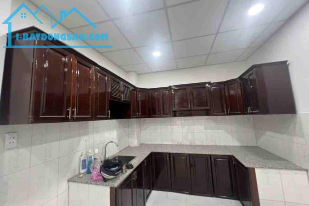 Bán nhà hẻm ô tô, Điện Biên Phủ, Bình Thạnh, 3.7m x 11m, 36 m², nở hậu - Giá 5.69 tỷ TL