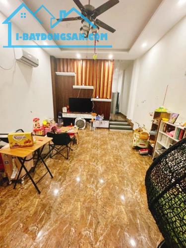 Ngọc Thụy Long Biên 52m 4 tầng 7.2 tỷ . Phân lô , ôtô đỗ cửa lh 0979744361 - 2