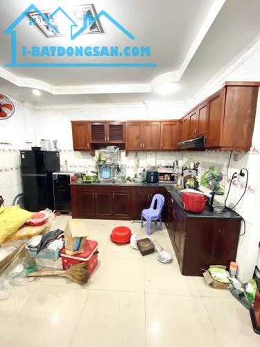 BÁN NHÀ Ở NGUYỄN SƠN - TÂN PHÚ - 102m2 Ngang 5.3 - Nhỉnh 11.X Tỷ - 2 Tầng - HẺM XE TẢI - 2