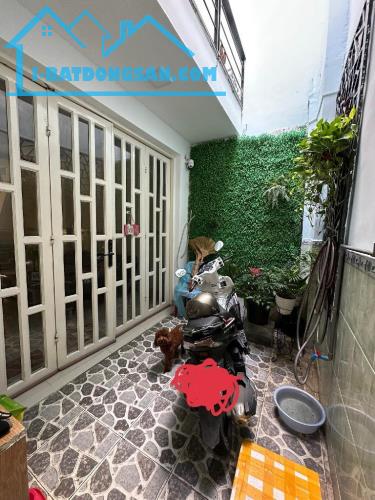 gần nguyễn thị thập ,quận 7,2 tầng,43m2 ,hẻm ba gác ,nhỉnh 4,x tỷ