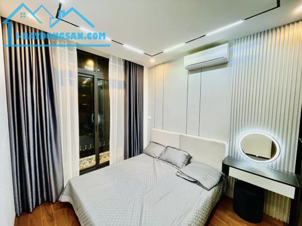 A HÀ NHỜ BÁN NHÀ CẦU GIẤY 35M-OTO ĐỖ CỬA-NGÕ THÔNG THOÁNG-SỔ ĐẸP-GIÁ 7.5 TỶ