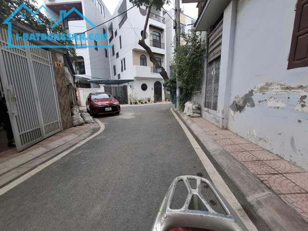 Bán nhà 2T ngõ 135 Đức Giang, Siêu Rẻ !!! 100m oto tránh, vỉa hè chỉ hơn 12 tỷ có TL. LH