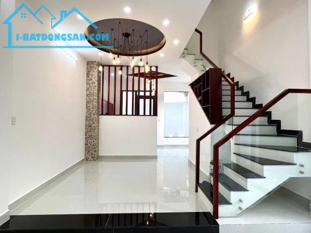 🏡 Thủ Đức 108m2, 2 Tầng  Ngay Chợ Long Trường  Nhà bán Chỉ 5 Tỷ