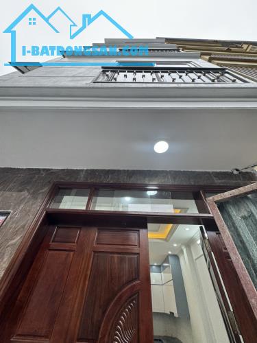 Mỗ Lao, Hà Đông. 38m2, 4 tầng nhà đẹp, giá chỉ 7.7 tỷ, gần ô tô - 5