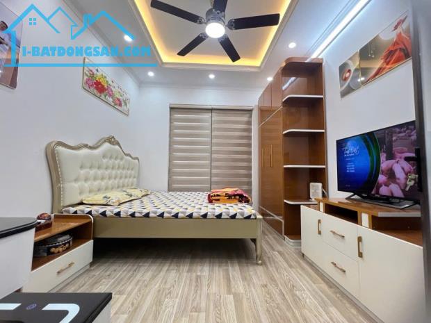 Bán nhà Phúc Lợi,Long Biên,ngõ thông,ô tô tránh 40m2chỉ 6tỷ hơn