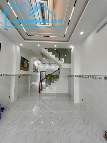 BÁN NHÀ MẶT TIỀN HÀNG TRE, 106m2, 4 TẦNG, CÓ SÂN ĐỂ XE HƠI, LONG THẠNH MỸ, QUẬN 9 - 3