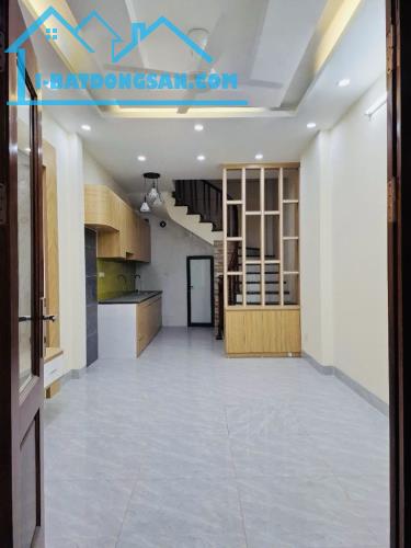 🏠 Nhà Mới Đẹp ngay đầu ngõ Thạch Bàn - 30m2 - mt: 3,3m - nhỉnh 5 tỷ