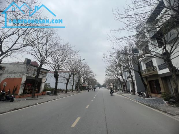 B # án gấp đất bảo long diện tích 100 m mt 5 m 
Giá nhỉnh 1 tỷ 
đằng sau view vườn hoa - 2