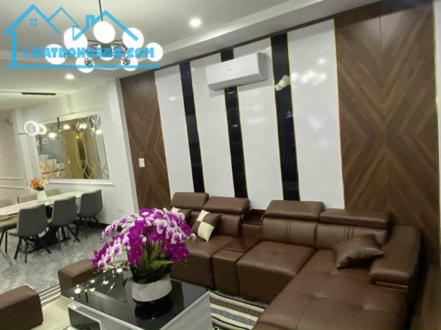 SIÊU PHẨM! PHỐ CỔ LINH, THẠCH BÀN 55M x 7T THANG MÁY, GARA ÔTÔ, FULL ĐỒ. CHỈ NHỈNH 7 TỶ - 1