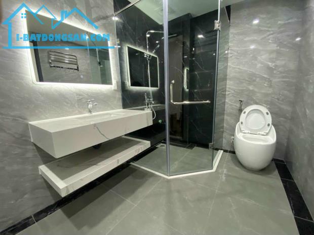 SIÊU PHẨM! PHỐ CỔ LINH, THẠCH BÀN 55M x 7T THANG MÁY, GARA ÔTÔ, FULL ĐỒ. CHỈ NHỈNH 7 TỶ - 5