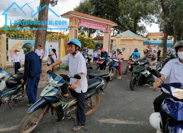 BÁN GẤP LÔ ĐẤT NGAY NHÁNH ĐƯỜNG LỚN 32M GIÁ 290 TRIỆU 200M2 THỔ CƯ NGAY KHU DÂN CƯ - 1