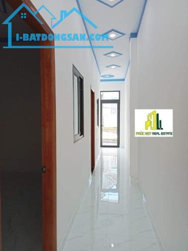 Nhà sr hoàn công 1 lầu trệt 2.8 tỷ ,3 pH ngủ - 4
