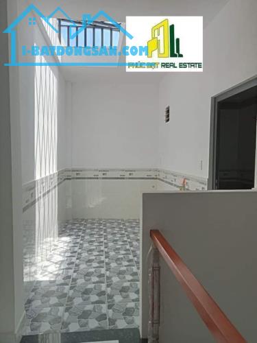 Nhà sr hoàn công 1 lầu trệt 2.8 tỷ ,3 pH ngủ