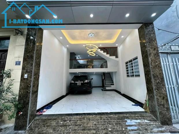 Bán nhà Võ Chí Công, Cầu Giấy, ô tô vào nhà, gần phố, nhà đẹp ở ngay. Giá 9.5 tỷ - 2