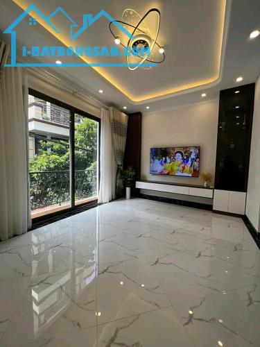 Bán nhà Võ Chí Công, Cầu Giấy, ô tô vào nhà, gần phố, nhà đẹp ở ngay. Giá 9.5 tỷ - 1