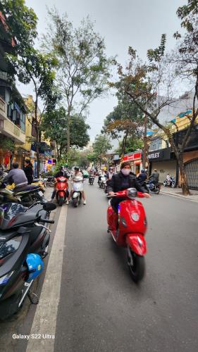 Bán nhà  Hoàng Văn Thái, Quận Thanh Xuân. DT: 44 m. 7 tầng Giá: 12,5  tỷ thang máy