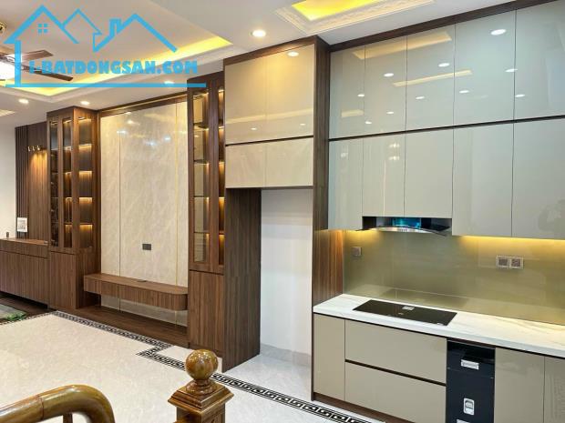 Bán nhà Nguyễn Văn Cừ,Long Biên 50m2,5 tầng,Mt4.6m mới tinh giá 7 tỷ - 1