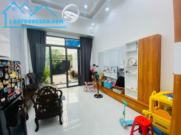 Chủ bán gấp, nhà 3 tầng, 169m2 đất, chỉ 14 tỷ 850, ngay chợ Bà Chiểu - 3