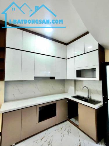 Bán nhà đường Đan Khê 31m2. Đi bộ 20m đến Sofa. Gần trường học 3 cấp. 5P đến TT Mỹ Đình - 2