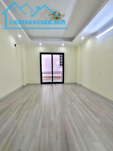 Bán nhà đường Đan Khê 31m2. Đi bộ 20m đến Sofa. Gần trường học 3 cấp. 5P đến TT Mỹ Đình - 3