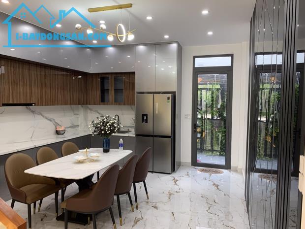 Nhỉnh 9 tỷ có nhà đẹp 4 tầng hẻm nhựa 8m 81m2(4.5x18) Phạm Văn Chiêu ngay CC Dream Home. - 1