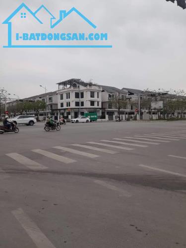 SHOPHOUES CHÂN ĐẾ (ALANLAKE VIEW) MAWTH ĐƯỜNG LÊ QUANG ĐẠO  3 TẦNG - 2 THOÁNG 220M GIÁ 23 - 3