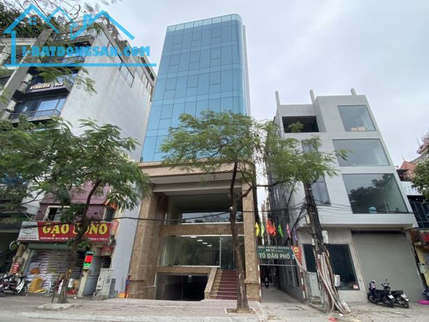 Cho thuê toà nhà Văn Phòng 9 tầng mặt phố Vũ Tông Phan Dt 190m2. Giá 200tr/th
