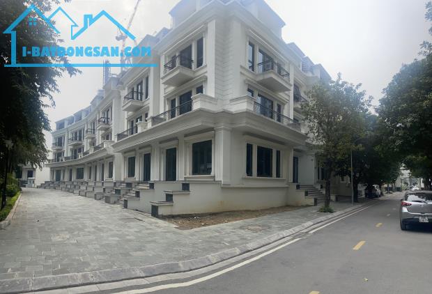 Shophouse 273m2 Sunshine City. MT37.2m, view quảng trường, gần tháp Vietinbank - 68.2 tỷ - 4