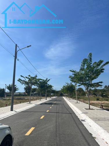BÁC NÀO MUỐN MUA ĐẤT BÀ RỊA VŨNG TÀU NHẮN TIN EM NHÉ Ạ GIÁ BÁN 800 TRỆU/100 M2 NGAY QL 44B - 1