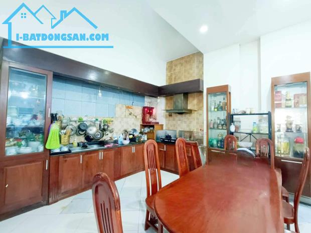 Bán Biệt Thự View công viên Quận 7 siêu đẹp
120m2 , 3 lầu , 19,9 tỷ - 2