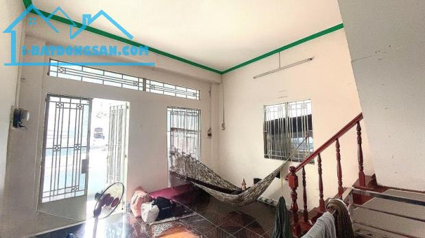 **Nhà 3 Tầng Phường 2 Quận 8 - Thông Số Đẹp 48m2 (4x12m) - Hẻm Trước Nhà 8m - 3.X Tỷ.**