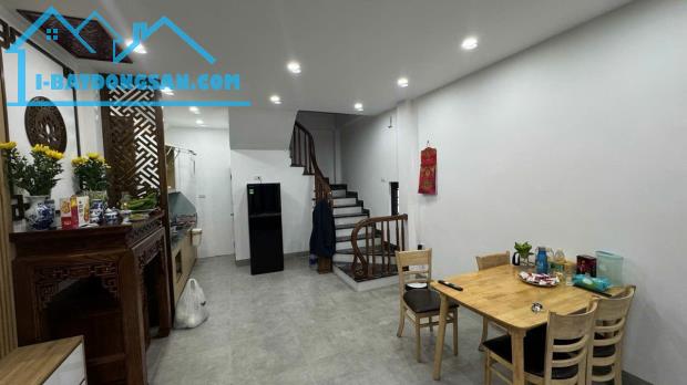 Cho thuê nhà riêng 5 tầng full đồ cực đẹp tại Bát Khối, Long Biên, Hà Nội. - 1